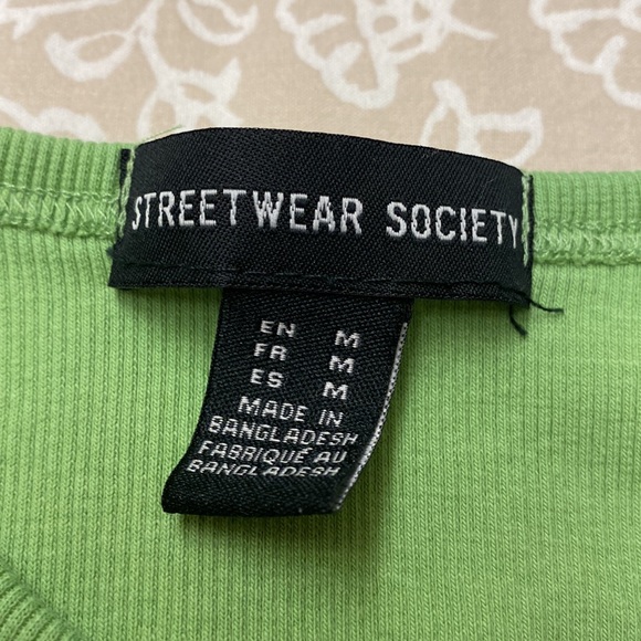 ‼️SOLD‼️Lime Green Crop Top - Picture 3 of 3